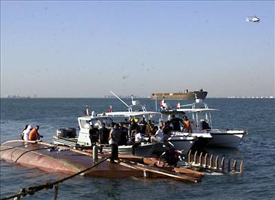 Nehodu bahrajnské lodi s turisty nepeilo 57 lidí