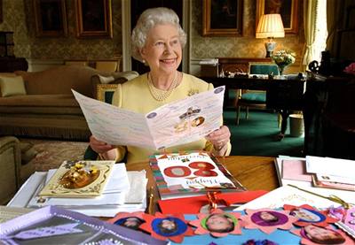 Britská královna slaví 80. narozeniny.