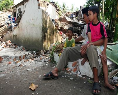 Pi zemtesen v Indonsii zemelo 4285 lid