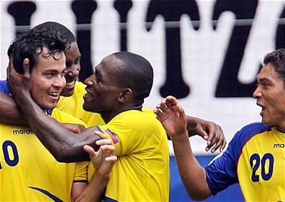 Fotbalisté Ekvádoru se radují z postupu.