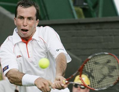 Tenista Radek tpánek vypadl ve tvrtfinále Wimbledonu.