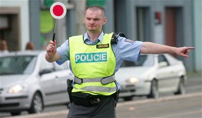 Dopravní policista - ilustrační foto.