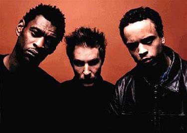 Bohatou úrodu svých nejlepích skladeb pedvedli v Berlín Massive Attack.