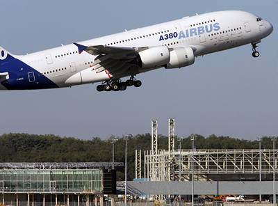 Největší linkový letoun Airbus A380 pro 555 pasažérů.