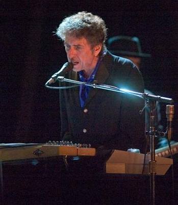 Bob Dylan na koncertě v Pawtucketu.