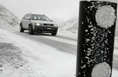 První sníh zkomplikoval dopravu u Plzn - ilustraní foto.