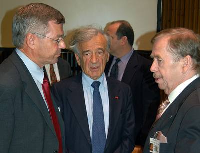 Václav Havel v New Yorském sídle OSN (vlevo - Bondevik, uprosted Elie Wiesel)