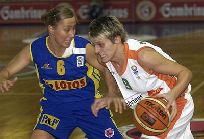 eské basketbalistky polský celek Gdyni porazily