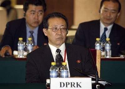Severokorejský diplomat pihlíí jednání o jaderném programu KLDR.