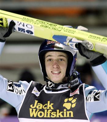 Mladá puška. Největším překvapením dosavadní sezony skoků na lyžích je sedmnáctiletý Rakušan Gregor Schlierenzauer.
