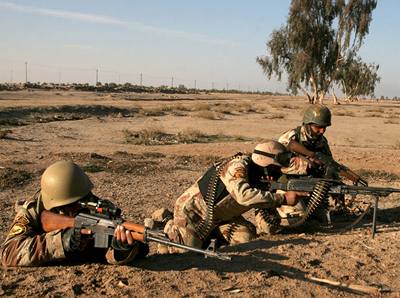 Mnozí povaují vytvoení funkní irácké armády a policejních sil za klíový krok pro sníení potu amerických sil v zemi.