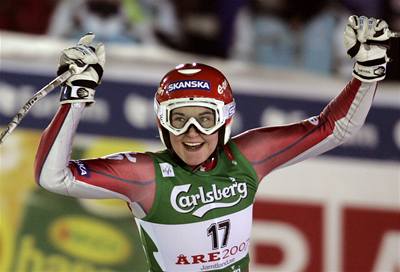 Šárka Záhrobská v cíli prvního kola slalomu na MS ve švédském Aare.