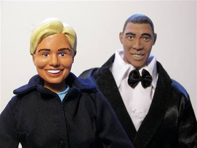 Figuríny Hillary Cliintonové a Baracka Obamy.