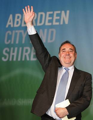 éf Skotské národní strany Alex Salmond.
