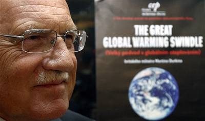 Prezident Klaus uvedl kontroverzní britský film The Great Global Warming Swindle.