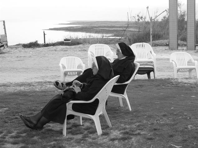 Siesta na břehu Mrtvého moře
