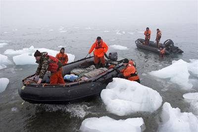 Ruská posádka míící k Arktid