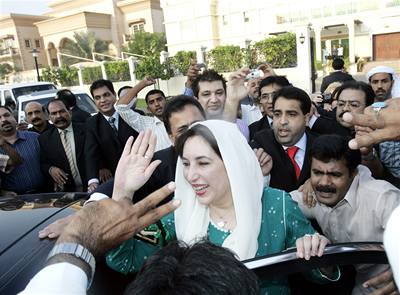 Benazir Bhuttová se vrací do Pakistánu