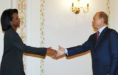 Vladimír Putin a Condoleza Riceová