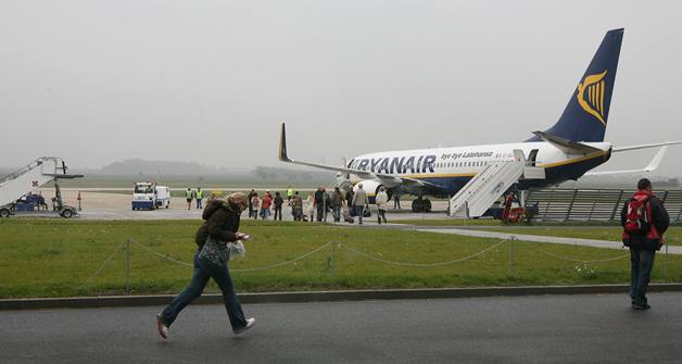 Ryanair plnuje snit ceny letenek o polovinu