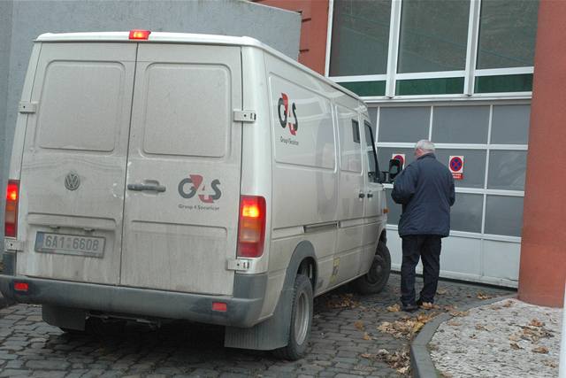 Kriminalisté vyetují u poboky spolenosti G4S Cash Services na praském ikov v ulici eskobratrská.