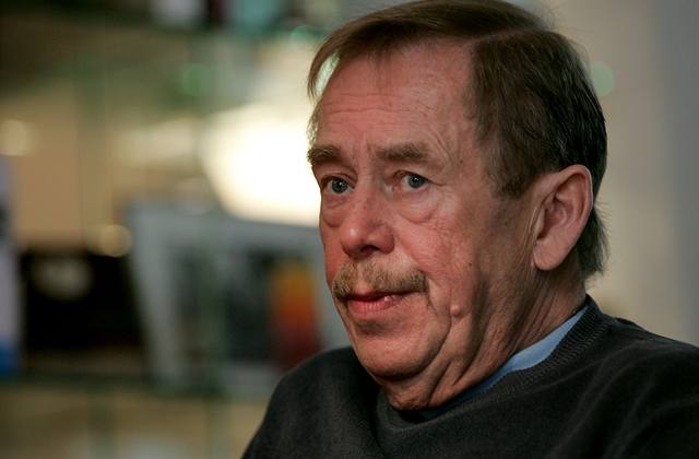 Formován 60.lety. V té dob se Václav Havel profitoval jako dramatik a filozof.