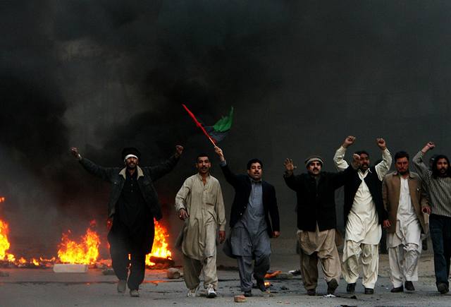 Nepokoje ochromily pákistánská msta.