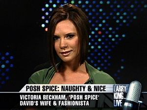Popularitu si v Americe uvala i Beckhamova manelka Victoria alias Posh Spice. Na snmku v show Larry Kinga.