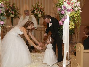 Karel Gott se v pondělí oženil s přítelkyní Ivanou Macháčkovou v americkém Las Vegas (s dcerou Charlotte Ellu Gottovou).