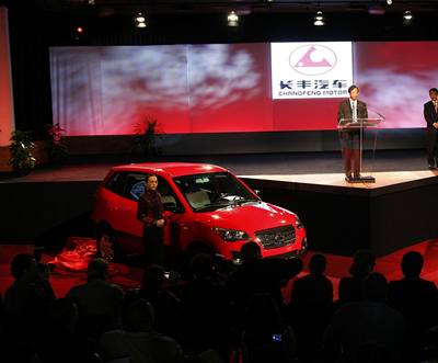 ínská pehlídka. V Detroitu pedstavila automobilka Changfeng Motors své modely Liebro CS7 a Kylin.