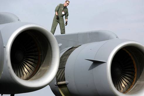 Airbus a Boeing bojuj o tanker