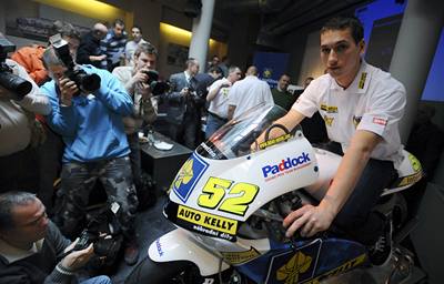 Luká Peek se vera poprvé ukázal s motocyklem Aprilia RWS 250 LE, s ním bude letos startovat v MS. 