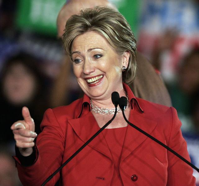Clintonov se udrela v boji o nominaci