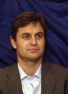 Jedním z kvarteta možných kandidátů je i generální manažer Sparty Praha Petr Bříza.