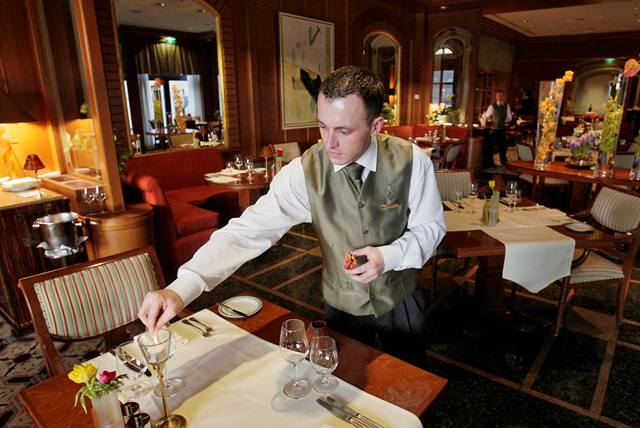 Restaurant Allegro hotelu Four Seasons, kterému byla udlena jako první restauraci v R hvzdika známého gastronomického prvodce Michelin Guide