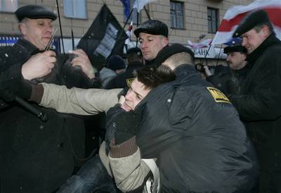 Bloruská KGB provedla razii na novináe. Akce souvisí s nedávnou demonstrací, konané v den výroí vyhláení prvního nezávislého bloruského státu v roce 1918.