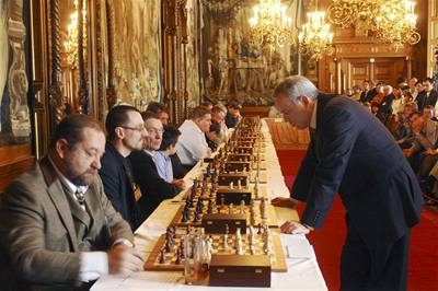 Kasparov hrl v Hlubok exhibici s 26 hri