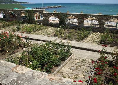 Letovisko Balik turisty lk ndhernou terasovitou botanickou zahradou.