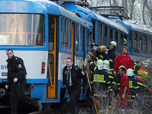 Zchrani zasahuj u srky dvou tramvaj v Ostrav.