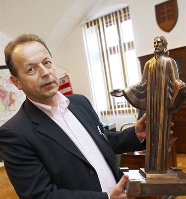 Model sochy Ježíše Krista představil primátor Pavel Hagyari.