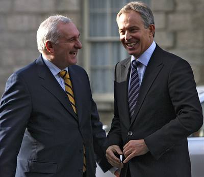 Bertie Ahern a Tony Blair