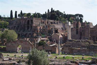 Forum Romanum, kousek od Colosea.