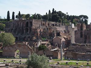 Forum Romanum, kousek od Colosea.