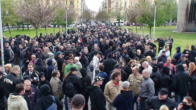 Demonstrace Dlnické strany na prvního máje v Praze.