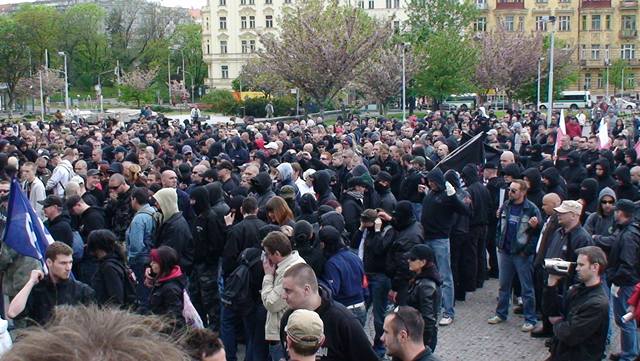 Demonstrace Dlnické strany na prvního máje v Praze.