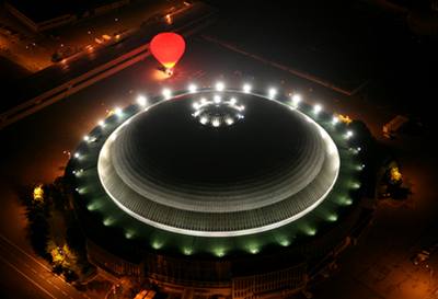 První noní hromadný start horkovzduných balon v eské republice se uskutenil v nedli 25.kvtna 2008 v pl tvrté ráno z areálu brnnského výstavit