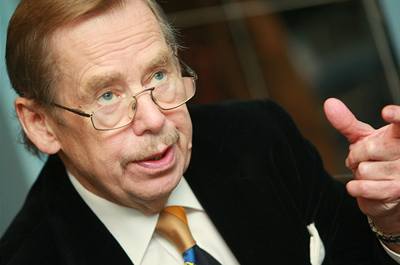 Havel: Medvěd šlápl na trpaslíka