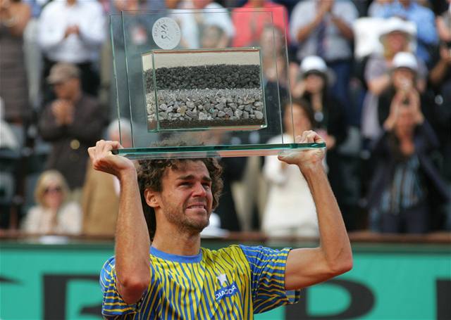 Gustavo Kuerten se neubránil dojetí pi louení s tenisovým svtem.