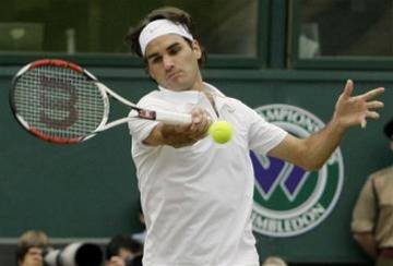 Federer jde tvrdě za obhajobou. 