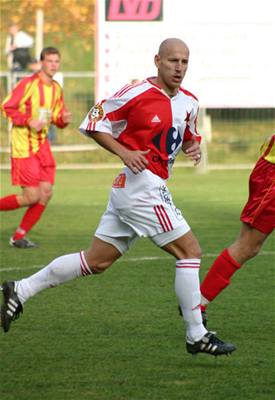 Patrik Gedeon v dresu praské Slavie.